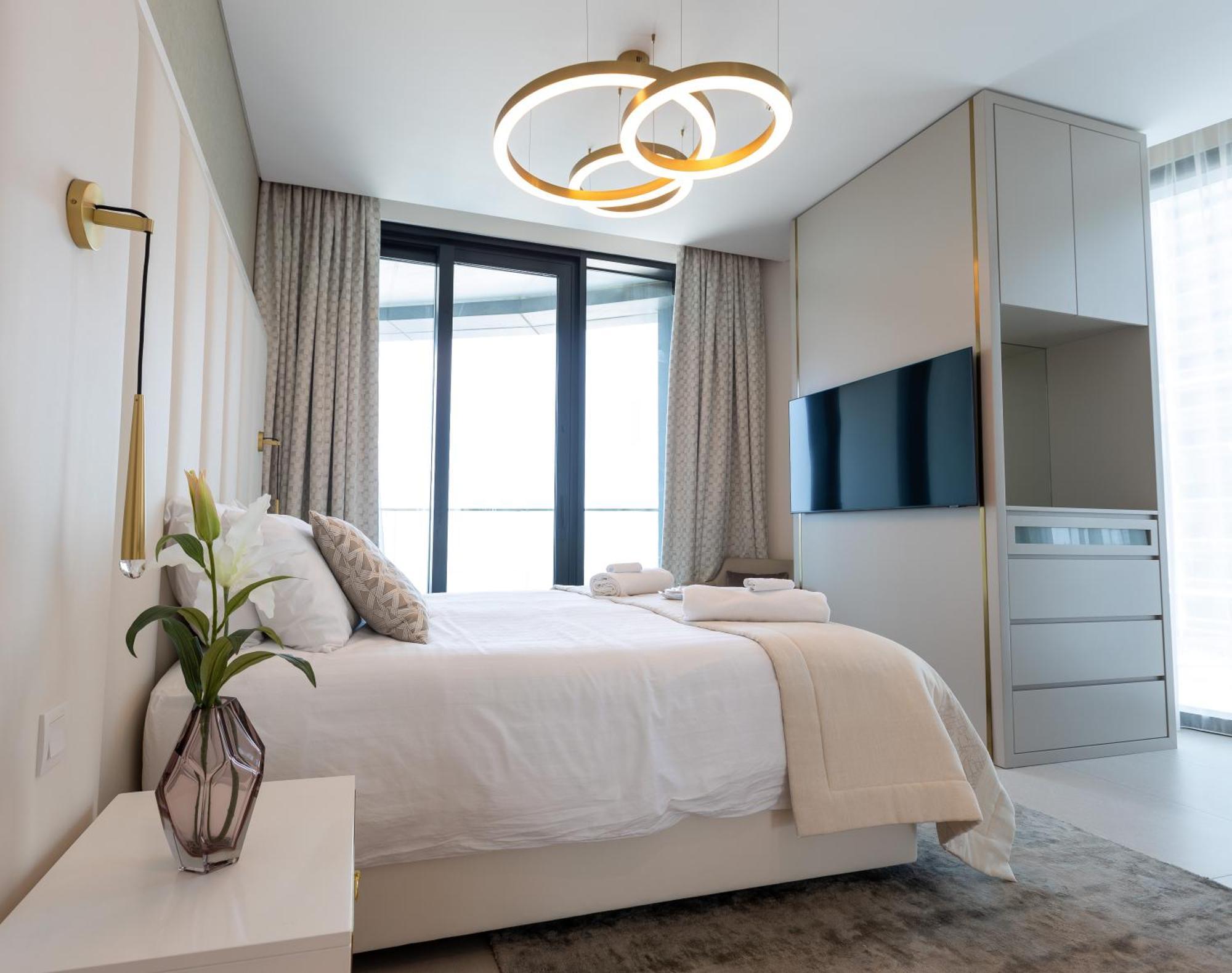 Luxurious 3br Address Seaview Dubai